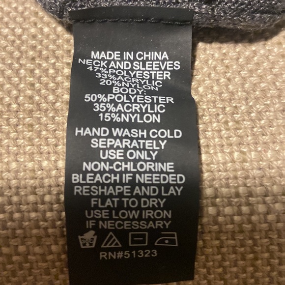 Vince Camuto sweater. Size L. Color grey. - Picture 6 of 6